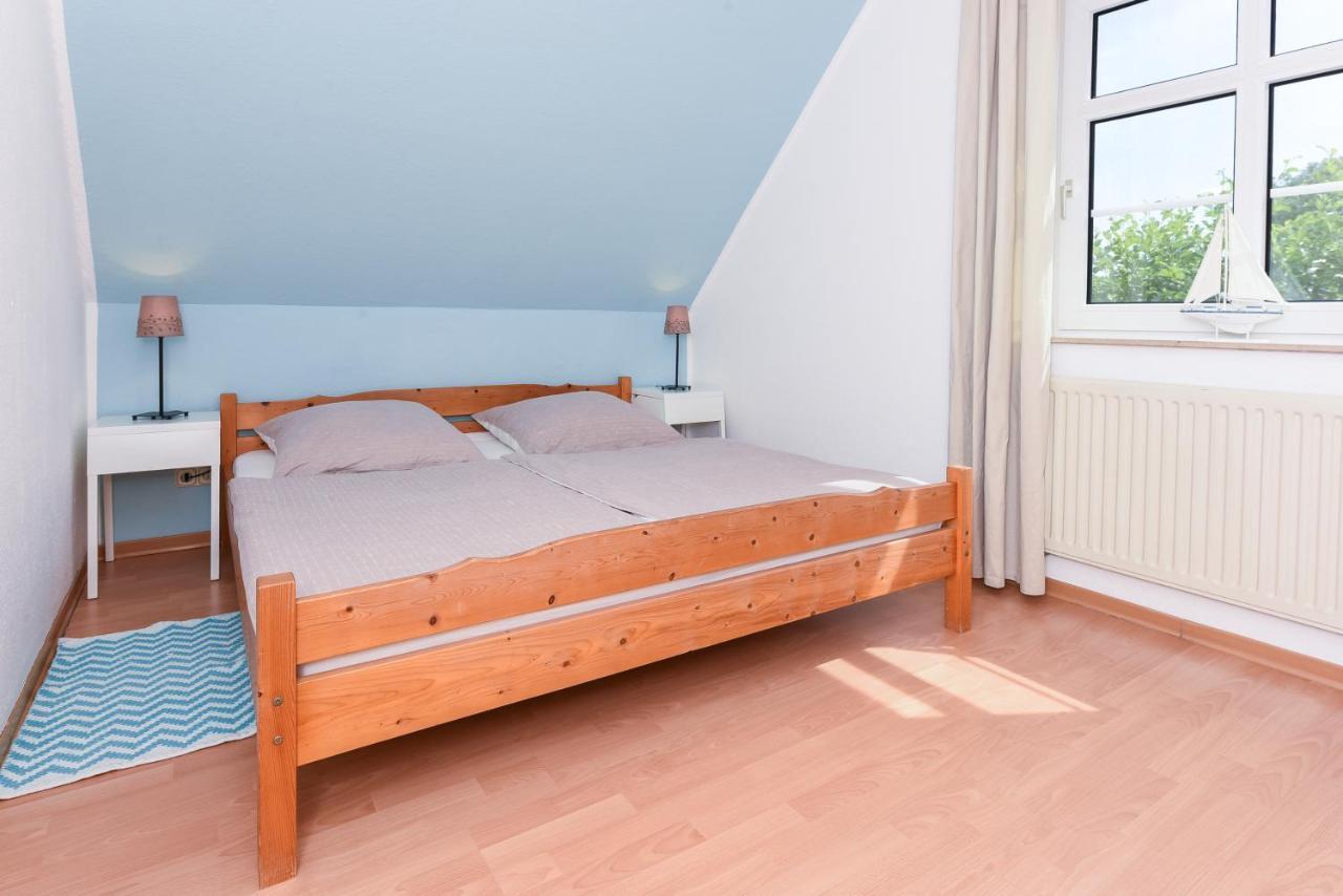 Ferienwohnungen Im Haus Lieblingskoje Neuharlingersiel Exterior photo
